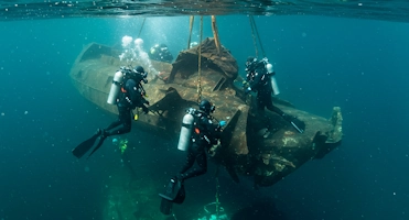 Diving support vessel or salvage operation example